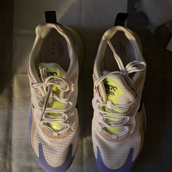 Woman air Max 270 React - Picture 4 of 8